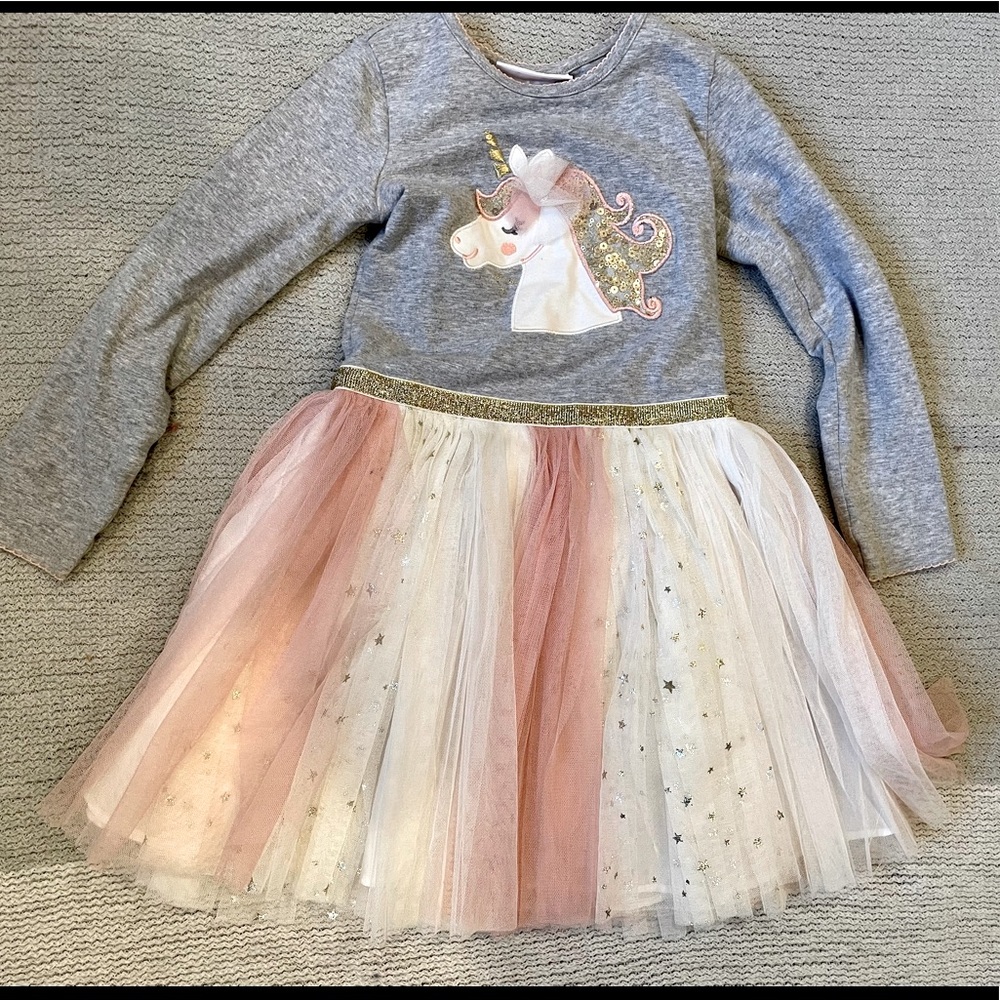 Adorable size 5 unicorn dress with sparkly tutu